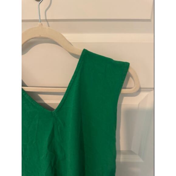 Women's Free People Emerald Green V-Neck Blouse - Flowy Sleeveless Top - Picture 2 of 3